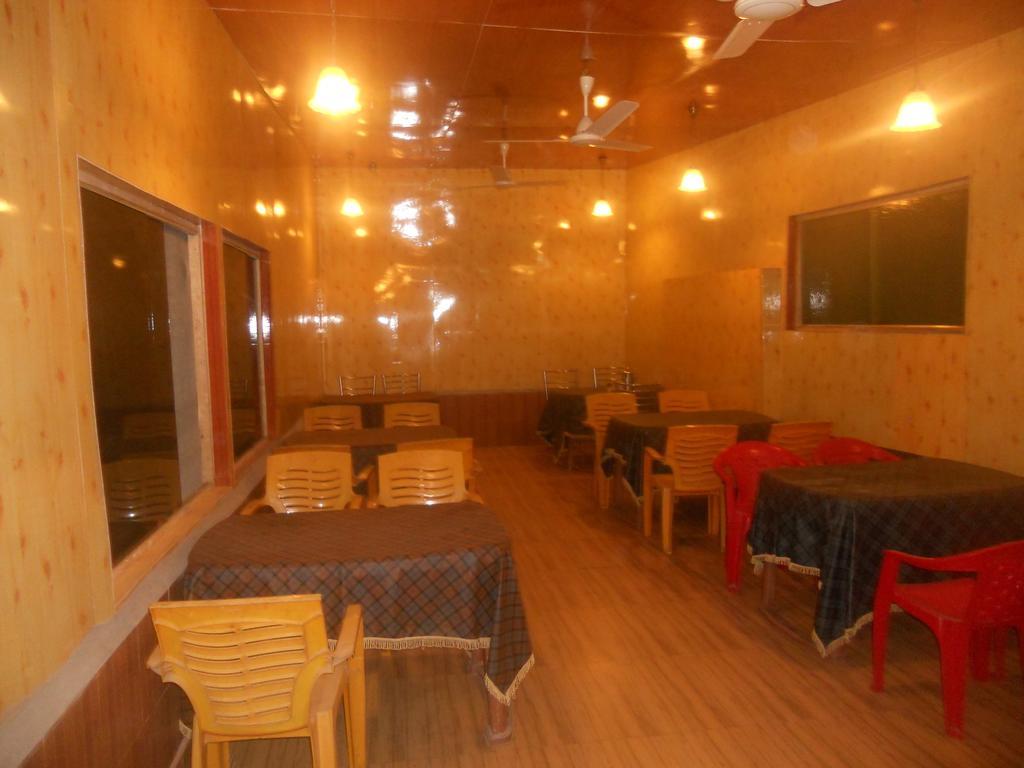 Hotel Royale Jannat Srīnagar Exteriör bild